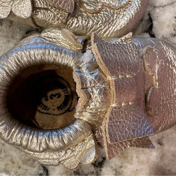 Freshly Picked Platinum Mickey Mouse Bow Baby Shoe in size 3, like new condition - Picture 15 of 16